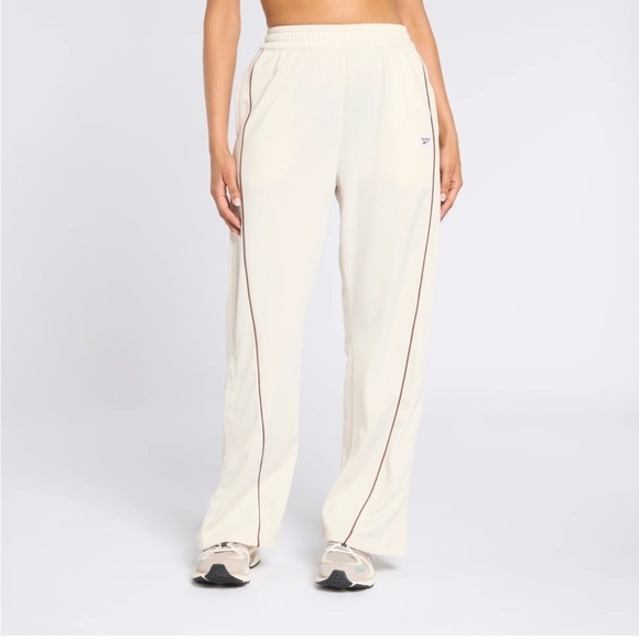 Reebok Pants - Reebok Baseball Creme & Brown Stripe Highrise Loose Track Pant Small